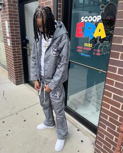 Conjunto personalizado con botones para hombre, chaqueta de nailon y poliéster con cremallera, pantalones, cortavientos de dos piezas, conjunto corto, chándal para hombre - Product Image 6