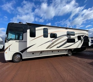 Autocaravana CLEAN 2020 T-h-o-r M-o-t-o-r C-o-a-c-h H-u-r-r-i-c-a-n-e 34J lista para la venta - Product Image 1