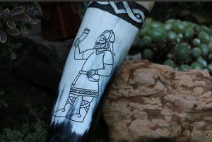 Logotipo personalizado de alta calidad tallado cuerno de buey de búfalo soporte de gancho de cuero pulido Natural estilo religioso India Animal Craft - Product Image 3