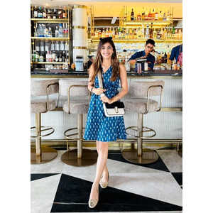 Robe évasée polyvalente en ikat indigo avec ceinture, motif uni de haute qualité, respirante, taille XS, idéale pour le printemps, avec fermeture éclair - Product Image 4