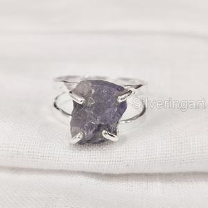 Bague pour femme en argent sterling 925 martelé à double bande, avec pierre brute naturelle Tanzanite, pierre de naissance de décembre - Product Image 1
