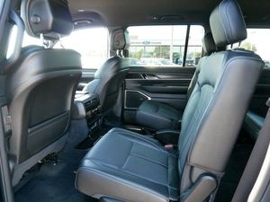 Gran Oferta: Jeep Wagoneer Serie III 4x4 Usado 2023, Listo para Enviar - Product Image 6