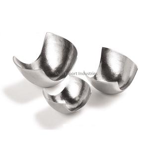 Ensembles de bols de service martelés en aluminium argenté faits à la main classiques pour table à manger de cuisine servant des bols de fruits et de collations - Product Image 2