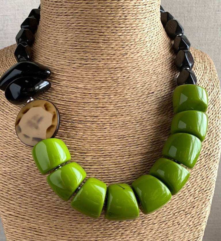 สีเขียว