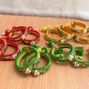 Nueva llegada 2024 diseñador Meenakari Ganey patrón de pavo real brazaletes multicolores con trabajo Moti para boda, Barat , Sangeet Wear - Product Image 3