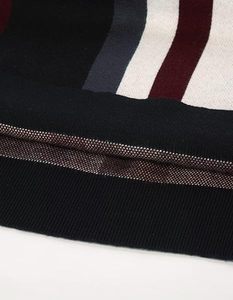 เสื้อสเวตเตอร์ของผู้ชายหลากสีพร้อมลายปักแขนยาวใส่สบายสำหรับฤดูหนาว - Product Image 4