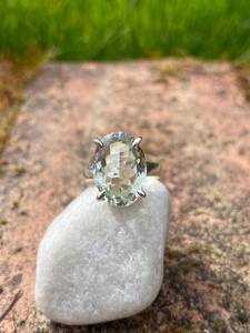 แหวนเงินแท้ประดับพลอยอะมีทิสต์สีเขียวพราซิโอไลต์ แหวนทำมือ แหวนพลอยอะมีทิสต์สีเขียว - Product Image 2