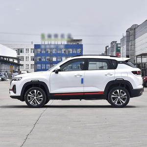 SUV compact d'occasion, transmission automatique, traction avant, conduite à gauche, intérieur foncé, sièges en cuir, pneus R18, modèle 2025, 6 places, panoramique - Product Image 4