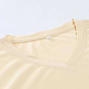 Camiseta Lisa al por Mayor de 180 g/m², 100 % Algodón, Color Personalizado, Cuello en V, Impresión de Camisetas, Bordado Personalizado, Camisetas de Talla Grande para Hombre - Product Image 6