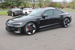 Audi RS e-tron GT 2022 en perfecto estado - Product Image 4