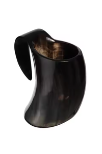 Tasse authentique en corne de Viking faite à la main par Crescent Crafts pour les occasions de fête - Product Image 2