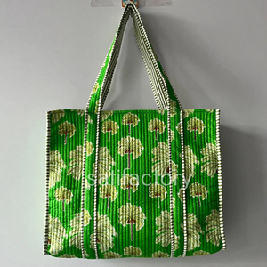 Grand sac fourre-tout en coton matelassé fait à la main nouveau sac à bandoulière à fermeture ouverte imprimé palmier tropical pour voyage ou cadeau de demoiselle d'honneur - Product Image 1