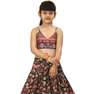 ชุดเลเฮนกาโชลีลายดอกไม้สีดำสำหรับเด็กผู้หญิง ยี่ห้อ Shoryam พร้อมเสื้อโชลีแบบไม่มีแขน กระโปรงพิมพ์ลายยาวถึงพื้น เหมาะสำหรับงานปาร์ตี้ - Product Image 1