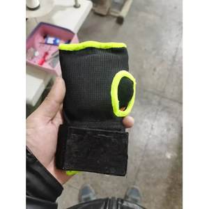 Bandages de main en gel à fort impact, enveloppement rapide, gants intérieurs rembourrés, équipement d'entraînement de MMA, boxe, bandages de main en gel fabriqués au Pakistan - Product Image 2