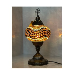 Lampe en mosaïque d'aluminium de style élégant pour la décoration de la salle de séjour, améliorant l'intérieur avec un accent d'éclairage artistique - Product Image 2
