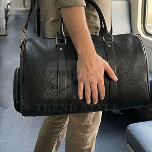 Sac de voyage en cuir de haute qualité avec poignées confortables et fermeture éclair sécurisée, élégant sac de voyage en cuir - Product Image 5