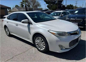 Toyota Avalon Hybrid Limited 2013 Usado en Buen Estado, Sedán de 4 Puertas - Product Image 2
