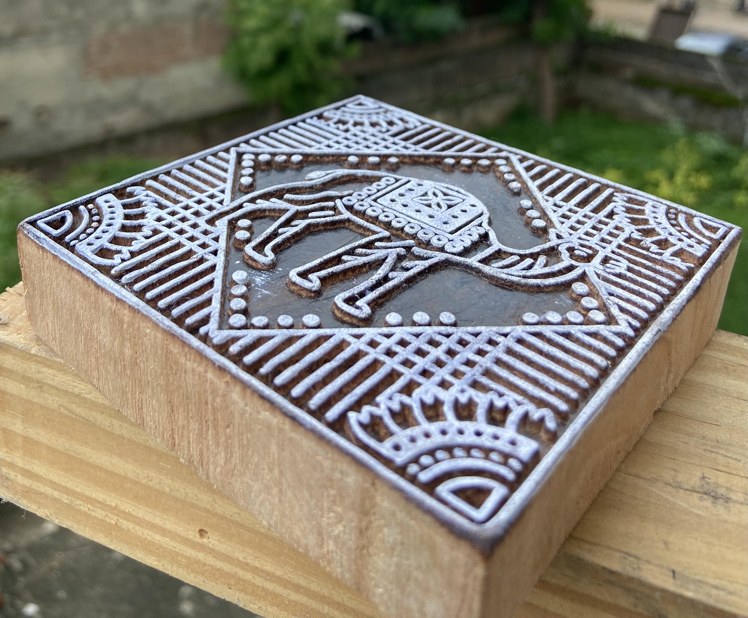 สีน้ำตาล