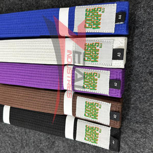 Ceintures de jiu jitsu personnalisées neuf lignes de couture étiquettes tissées personnalisées broderie couleur rayures classées ceintures bjj fabriquées au Pakistan - Product Image 2