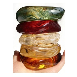 Brazaletes de Resina de Diseño para Damas, Acabado Elegante, Ligeros, Impermeables, Colores Personalizados, Estilo Lindo, Accesorio para Ocasiones Festivas o Casuales - Product Image 1