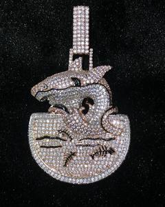 Colgante de Lujo con Diseño de Tiburón y Espinas de Pescado, Chapado en Oro de Dos Tonos, Joyería Hip Hop con Brillo de Diamantes - Product Image 2