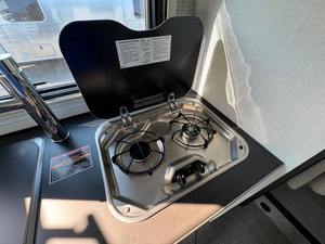 Autocaravana Familiar de Lujo AB_Winnebago1 Ekko1 22A 2025, Seminueva, para 4-6 Pasajeros, Uso Doméstico - Product Image 2