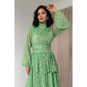 Vestido de Gasa Verde al por Mayor con Corte en A, Detalle de Cintura Natural y Estampado Floral - Product Image 3