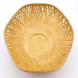 Cesta de bambú hecha a mano Swirl-Weave para servir hexagonal natural o cuenco decorativo - Product Image 1