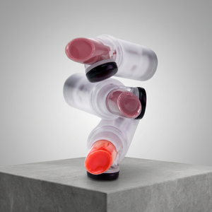 Bálsamo Labial con Color, No Pegajoso, con Fórmula Hidratante para Labios Voluminosos y con Aspecto Jugoso, Patente Global, Color Coral - Product Image 1