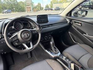 Toyota Yaris Hatchback LE d'occasion à bas prix, modèle 2020, à vendre - Product Image 3
