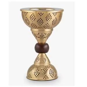 Brûleur d'encens en métal doré simple, idéal pour un usage quotidien dans la cuisine, la salle de prière, le temple, le spa et le bureau, vente en gros en provenance d'Inde - Product Image 3