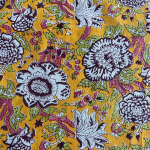 Tela de Algodón Estampada a Mano con Diseño Floral Amarillo Mostaza, Patrón Botánico Europeo Vintage - Product Image 2