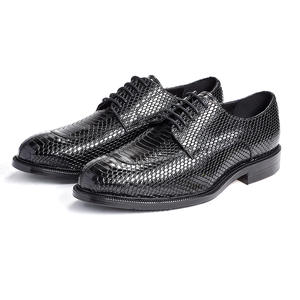 Chaussures d'hiver doublées de peau de mouton avec intérieur chaud et ajustement réglable, chaussures en cuir pour hommes, chaussures décontractées - Product Image 1