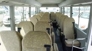 SUV Ultra-Lujo Usada 2024 con Tracción en las Cuatro Ruedas, Transmisión Automática, Diésel 4-6L, Emisión Euro 4, Techo Panorámico, Sistema de Infoentretenimiento de Alta Tecnología - Product Image 3