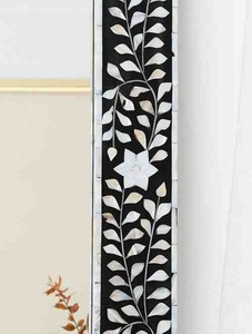 Luxueux décor mural de chambre à coucher moderne fabriqué à la main 100% cadre de miroir en incrustation d'os en bois naturel bonne qualité pour un usage domestique personnalisé - Product Image 2