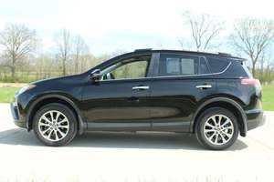 Toyota Rav 4 I4 2017 / Disponible à la vente avec faible kilométrage, moteur essence, véhicule propre et sans accident, aucun problème. - Product Image 5