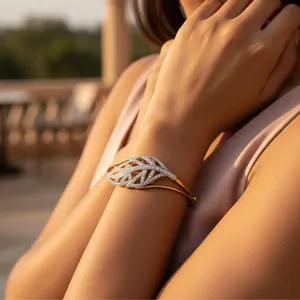 กำไลข้อมือใบไม้คริสตัล CZ สำหรับผู้หญิง-เครื่องประดับแฟชั่นชุบทอง - Product Image 3