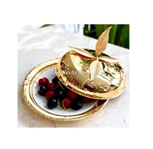 Support de biscuits à gâteau en laiton de conception de feuille avec dôme en verre Support de bonbons de forme ronde de la plus grande qualité à bas prix - Product Image 4