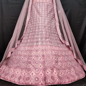 Vente en gros filet Lehenga Choli avec grosses paillettes travail 3m Flair 2.5m bordure quatre côtés Dupatta et 1.2m chemisier brodé rose - Product Image 6