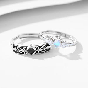 Bague ajustable pour homme Jeulia Cool Black Knight en argent sterling avec diamant taille princesse - Product Image 5
