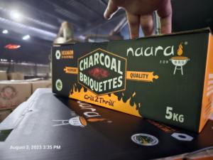 Briquettes de charbon de bois pour barbecue à longue combustion à haute teneur en calories Sciure de bois hexagonale fabriquée à partir de bois dur sans fumée du Vietnam - Product Image 6