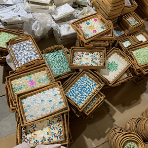 Bandeja de Ratán con Incrustaciones de Nácar, Ratán Tejido y Concha para Mesa de Comedor, Exhibición, Vietnam, por 99 Gold Data - Ms Violet - Product Image 4