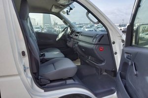 รถยนต์มือสองคุณภาพดีราคาประหยัด ปี 2021 โตโยต้า ไฮเอซ หลังคาเรียบ เครื่องยนต์ดีเซล 2.5 ลิตร เกียร์ธรรมดา พวงมาลัยซ้าย - Product Image 4