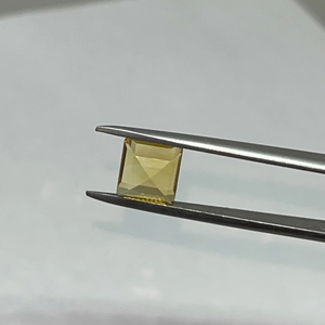 Citrine dorée naturelle 4MM coupe carrée pierre précieuse de meilleure qualité pour la fabrication de bijoux - Product Image 1