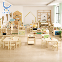 Montessori houten meubilair collectie, modulaire lay-out voor kinderdagverblijven, crèches, kleuterscholen en klaslokalen voor kinderonderwijs.