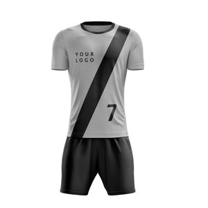 100% poliéster logotipo personalizado sublimación impreso uniforme de fútbol de alta calidad desgaste del equipo Conjunto de camiseta y pantalones cortos de fútbol - Product Image 2