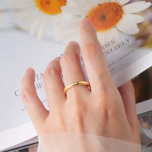 Bague délicate pour tous les jours, en argent sterling 925, moissanite, sertie en dôme, finition polie, style bohème, bague de mariage empilable, homme femme - Product Image 4