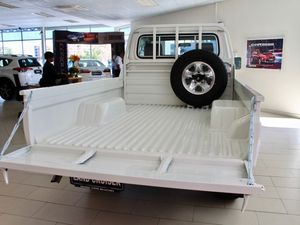 Toyota Land Cruiser 2022, Cabina Sencilla VDJ79, Camioneta Usada en Perfecto Estado, Funcionamiento Impecable, Diésel, Caja de Cambios Manual, Volante a la Derecha - Product Image 4