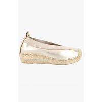 Espadrille à talon compensé fermé et talon bas