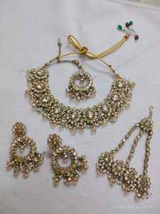 Mehndi Polaco Set Semi Nupcial Set Con Maangtikka Y Pasa También Cualquier Color Se Puede Personalizar Ideal Para Bodas, Ocasiones Festivas - Product Image 5